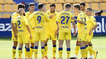 Los jugadores del Alcorc&oacute;n durante el partido contra el Zaragoza.
 
 