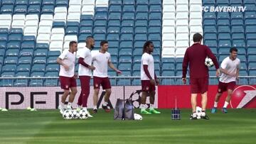 Vidal, lleno de alegría en la última práctica en el Bernabéu