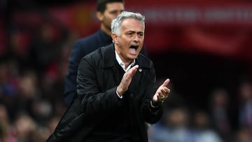 Get behind Mourinho, urges Manchester United legend Giggs