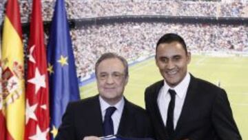Florentino Pérez, con Keylor Navas.