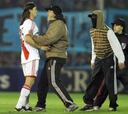 River cae y sus hinchas amenazan a los jugadores
