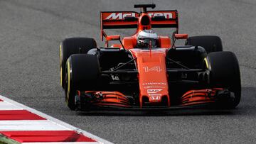 MONTMELO, SPAIN - MARCH 08: Fernando Alonso of Spain driving the (14) McLaren Honda Formula 1 Team McLaren MCL32 on track during day two of Formula One winter testing at Circuit de Catalunya on March 8, 2017 in Montmelo, Spain.  (Photo by Charles Coates/Getty Images)