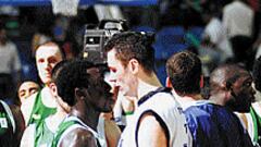 El Tau exhibe su fuerza en Málaga