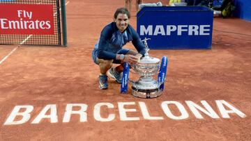 Rafa Nadal, con su último trofeo, el Conde de Godó.