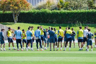 El Almería se crece ante los rivales directos