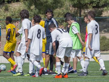 El entrenador del Cadete B del Madrid recibió la licencia 'UEFA A y B' en mayo.  