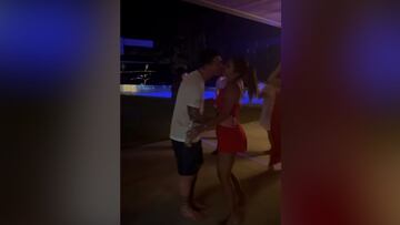 Messi y Antonella como nunca se les había visto: romántico baile en plena fiesta de Nochebuena