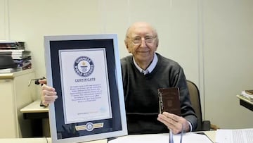 Walter Orthmann posando con su récord Guinness | Fuente: Guinness World Records