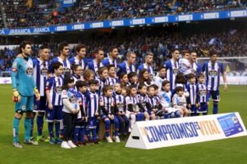 Partido Deportivo de La Coruña-Granada. Once del Deportivo de La Coruña. De pie: Germán Lux, Faycal Fajr, Arribas, Mosquera, Fernando Navarro, Celso Borges, Álex Bergantiños, Luisinho, Luis Alberto, Lucas Pérez y Juanfran.