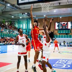 La España del gigante Aday Mara se divierte ante Canadá