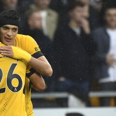 Raúl Jiménez brilló en la victoria de los Wolves sobre el Newcastle