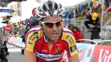 La UCI comunica a Moisés Dueñas que puede volver a correr