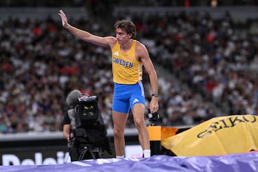 Emociones fuertes en el 100 y Duplantis barre su jardín