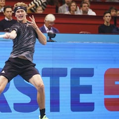 Zverev saca su fusil y aniquila a Alcaraz