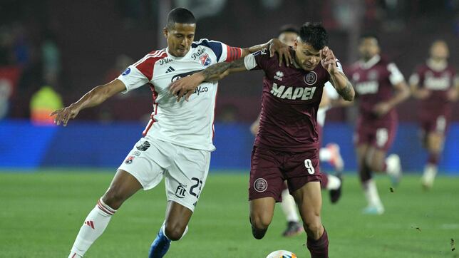 Medellín sufre ante Lanús, pero logra un empate importante