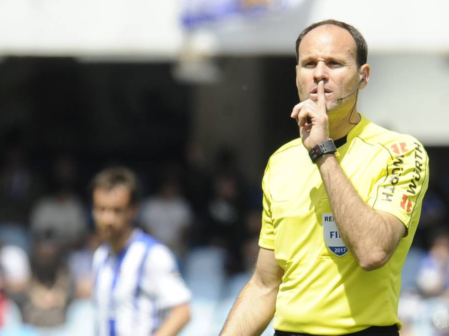 قرار تحكيمي جديد يثير التساؤلات.. حكم قمة الأهلي وبيراميدز يعود اسمه لارتباطه بـ"قضية نيجريرا" وشكاوى ريال مدريد وبرشلونة 8 Referee Mateu Lahoz to oversee the first Atleti-Barça at the Wanda  Metropolitano - AS USA