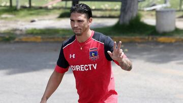 Santiago, 03 de enero de 2017
El nuevo refuerzo Mark Gonzalez tras finalizar entrenamiento de Colo Colo en el estadio Monumental.
Paul Plaza/Photosport