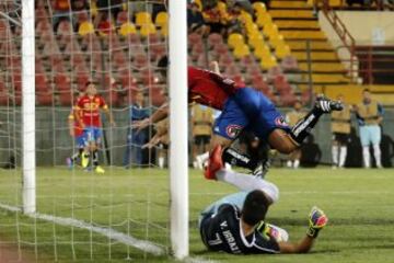 Futbol, Union Española vs Atletico Cerro.
Copa Libertadores 2017.
El jugador de Union Española  Jorge Ampuero, marca su gol contra Atletico Cerro durante el partido por copa Libertadores en el Estadio Santa Laura, Santiago, Chile.
07/02/2017
Javier Torres/Photosport*******

Football, Union Espanola vs Atletico Cerro.
Libertadores Cup 2017.
Union Espanola`s player Jorge Ampuero scores his goal against Atletico Cerro during Libertadores Cuo at Santa Laura stadium in Santiago, Chile.
07/02/2017
Javier Torres/Photosport