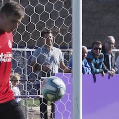 La Ucrania de Lunin y la Turquía de Unal buscan el liderato de sus grupos