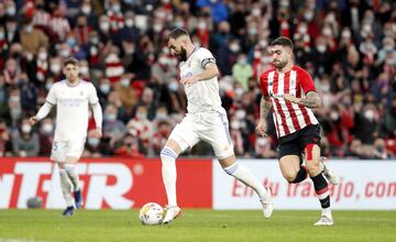 Tres minutos después, en el 6 de partido, también Benzema puso el 0-2 en el marcador. Se hizo daño en el disparo y tuvo que ser atendido por los médicos.