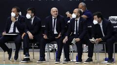 Pablo Laso, en el banquillo con sus ayudantes.