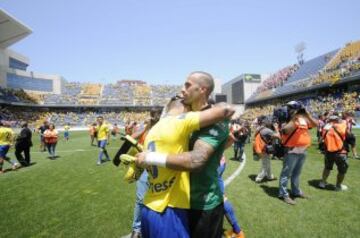 Los jugadores del Cádiz totalmente abatidos. 