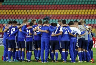 Höwedes accepts being stripped of Schalke captaincy