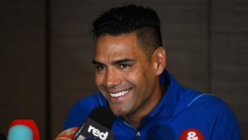 Después de ser recibido por los hinchas en un gran banderazo, Falcao tuvo su primera conferencia de prensa como jugador de Millonarios.