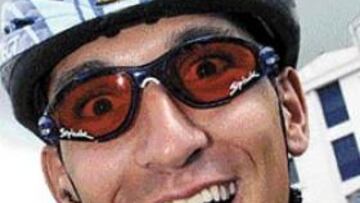 <b>AL PIE DEL CAÑÓN.</b> Dos forúnculos y una rozadura han impedido que el ganador de la Vuelta 2001 rinda a un alto nivel. Casero tuvo que cambiar su estatus y trabajar para Ullrich. Pero no se queja.