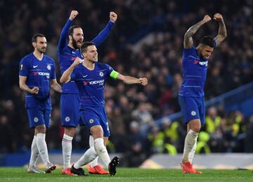 Chelsea eliminó desde los penales a Frankfurt tras empatar 1-1 (Global: 2-2) y se medirá en la final al Arsenal que hizo lo propio con Valencia.  