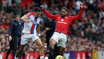 Daniel Muñoz en la derrota ante el United en el Old Trafford