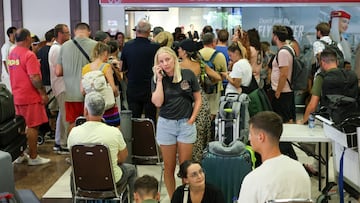 Múltiples aerolíneas anunciaron la cancelación de vuelos en todo Medio Oriente tras los ataques de Estados Unidos e Israel contra Irán.