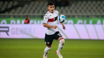 Johan Vásquez vuelve a jugar los 90 minutos con el Genoa