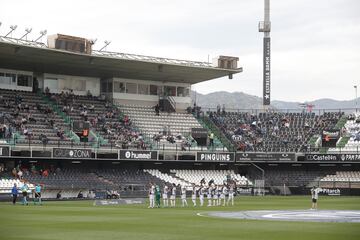 El público regresa a los estadios en las zonas donde la incidencia acumulada lo permite. Así ha sido la esperada vuelta en el partido de Segunda División entre el Castellón y la Ponferradina.