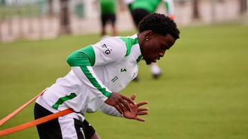 Adilson realiza un ejercicio