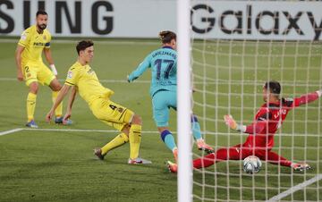 Pau Torres, en propia puerta, marcó el 0-1 para el Barcelona en el minuto 2.