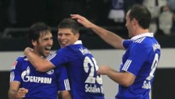 Schalke: los goles de Huntelaar y el carácter de Raúl