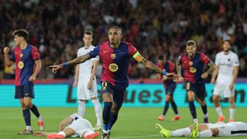 2-0. Raphinha celebra el segundo gol que marca en el minuto 33 de encuentro.