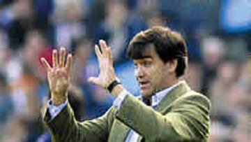 <B>DUDAS.</b> Marcos no tiene claro qué equipo jugará el domingo.