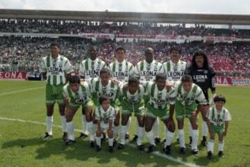 La nómina de sólo colombianos estuvo en Nacional de 1987 a 2004. Ganó una Libertadores con Higuita, Andrés Escobar, Leonel y Alexis García, entre otros.