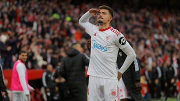 Kike Salas, tras marcarle al Girona.