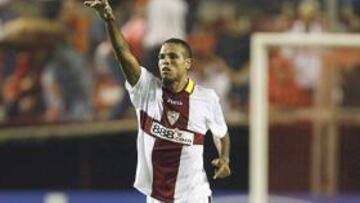 <strong>BIGOLEADOR.</strong> Luis Fabiano fue uno de los nombres propios del encuentro al anotar dos tantos.