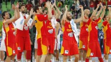 Los jugadores de la Selección celebran la victoria.