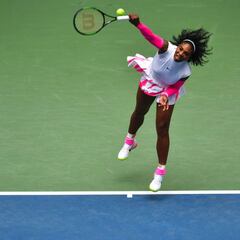 Serena advances and overtakes Navratilova’s record