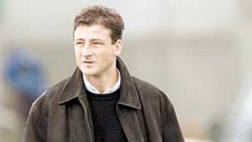 <b>CON LOS DOS. </b>Vizcaíno jugó en el Nástic, donde se retiró, y fue básico e insustituible en el Atlético. Ganó una Liga y tres Copas.