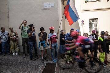 Decimosegunda etapa entre Cuneo y Pinerolo de 156 km.