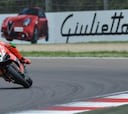Giugliano regresa de su lesión con la pole en Imola