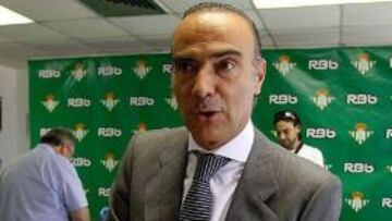 Oliver demandará a Gordillo por acusarlo de "saquear" el Betis.