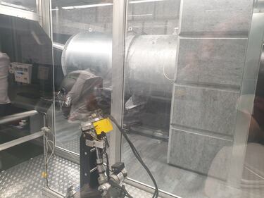 Así se fabrica un casco de carreras