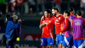 Salvó a Chile de un nuevo papelón y encabeza el recambio: “A veces me quedo entrenando solo”